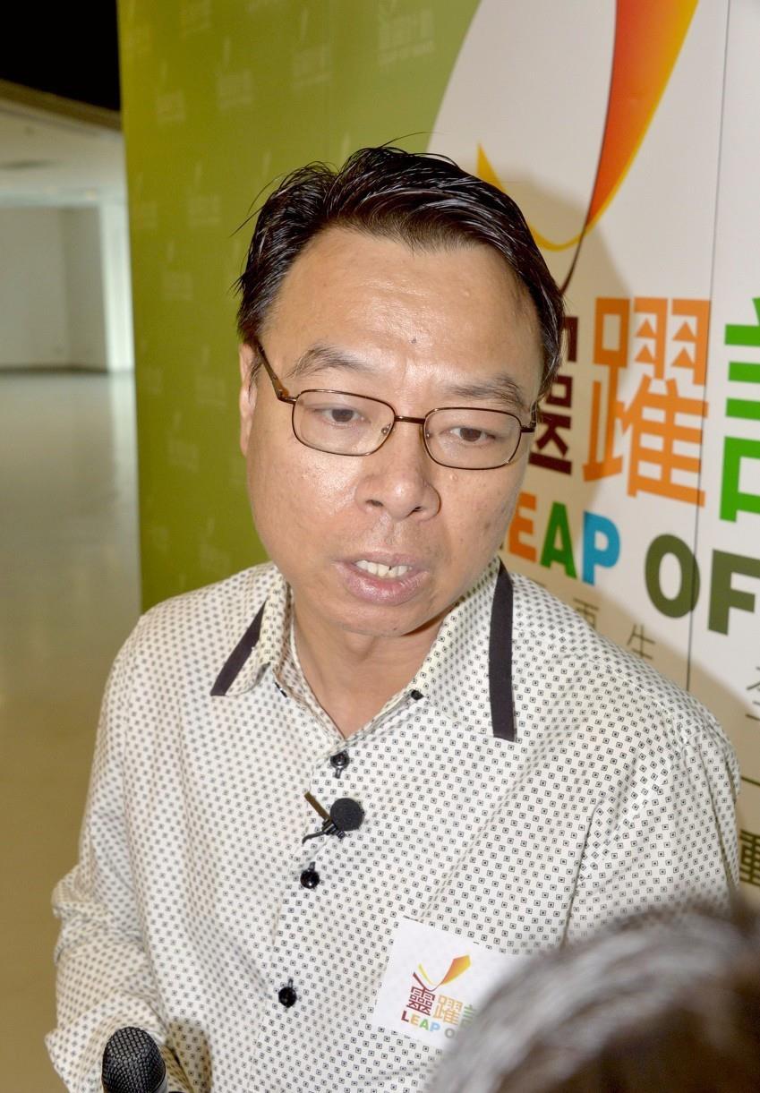 最新国产喜剧电影，笑中带泪，情感共鸣，引发观众共鸣的佳作