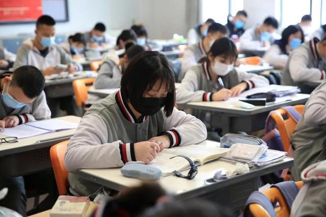 关于高中开学最新时间的探讨与解析