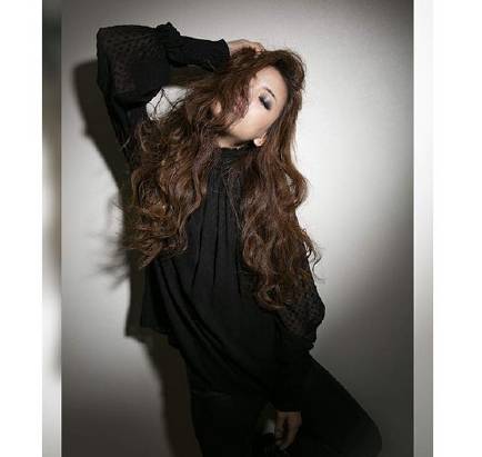 女款最新烫发造型，时尚魅力与个性风采的完美结合